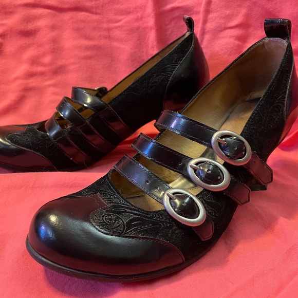 Fluevog Baroque Rubens Heels - Picture 9 of 9